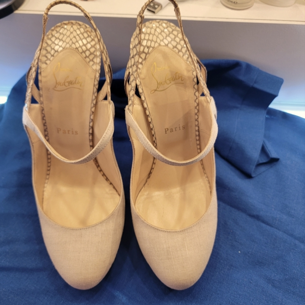 Christian Louboutin women's heels size 40 - Picture 1 of 6